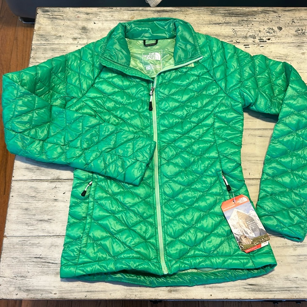 NWT The North Face Active Fit Jacket